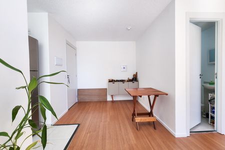 Apartamento para alugar com 47m², 2 quartos e 1 vaga Apartamento para alugar com 47m², 2 quartos e 1 vagaSala