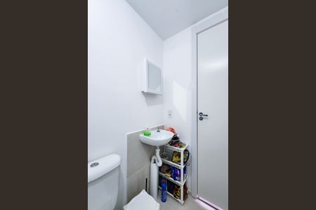 Banheiro Social  de apartamento para alugar com 2 quartos, 47m² em São Francisco Xavier, Rio de Janeiro