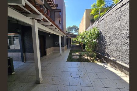 Foto 19 de casa para alugar com 4 quartos, 300m² em Alto de Pinheiros, São Paulo