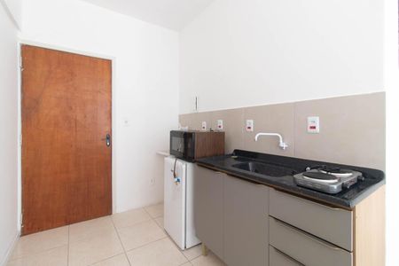 Cozinha de apartamento para alugar com 1 quarto, 28m² em Menino Deus, Porto Alegre