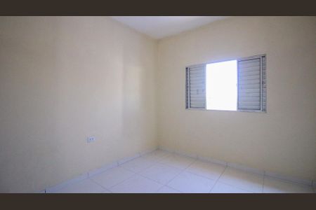 Quarto 1 de casa para alugar com 2 quartos, 50m² em Parque dos Bancarios, São Paulo