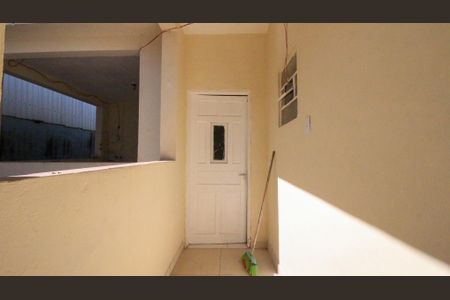 Entrada de casa para alugar com 2 quartos, 50m² em Parque dos Bancarios, São Paulo