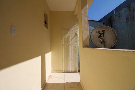 Entrada de casa para alugar com 2 quartos, 50m² em Parque dos Bancarios, São Paulo