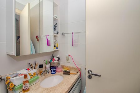Banheiro de apartamento à venda com 2 quartos, 71m² em Bom Jesus, Porto Alegre