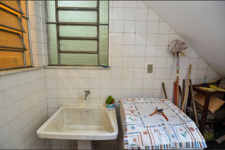 Casa à venda com 300m², 4 quartos e 2 vagas Casa à venda com 300m², 4 quartos e 2 vagasÁrea de Serviço