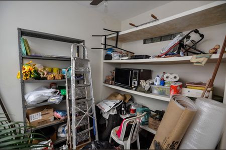 Casa à venda com 300m², 4 quartos e 2 vagas Casa à venda com 300m², 4 quartos e 2 vagasQuarto de Serviço