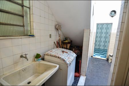 Casa à venda com 300m², 4 quartos e 2 vagas Casa à venda com 300m², 4 quartos e 2 vagasÁrea de Serviço