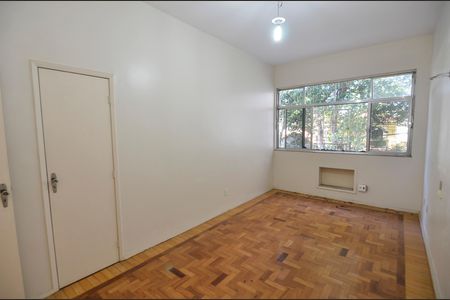 Casa à venda com 300m², 4 quartos e 2 vagas Casa à venda com 300m², 4 quartos e 2 vagasQuarto 3