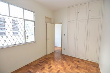 Casa à venda com 300m², 4 quartos e 2 vagas Casa à venda com 300m², 4 quartos e 2 vagasQuarto 4