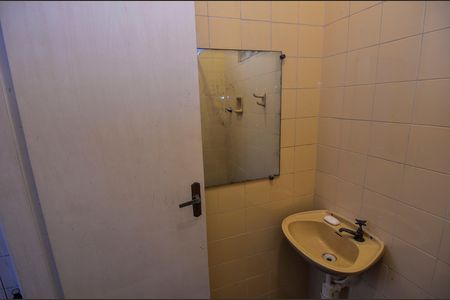 Casa à venda com 300m², 4 quartos e 2 vagas Casa à venda com 300m², 4 quartos e 2 vagasBanheiro de Serviço