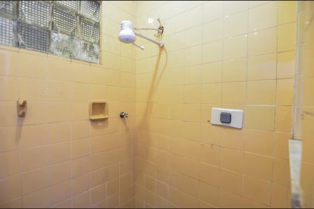 Casa à venda com 300m², 4 quartos e 2 vagas Casa à venda com 300m², 4 quartos e 2 vagasBanheiro de Serviço