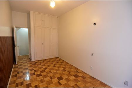 Casa à venda com 300m², 4 quartos e 2 vagas Casa à venda com 300m², 4 quartos e 2 vagasQuarto 1