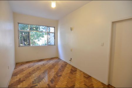 Casa à venda com 300m², 4 quartos e 2 vagas Casa à venda com 300m², 4 quartos e 2 vagasQuarto 2