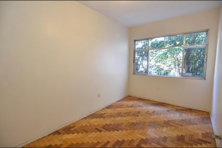 Casa à venda com 300m², 4 quartos e 2 vagas Casa à venda com 300m², 4 quartos e 2 vagasQuarto 2