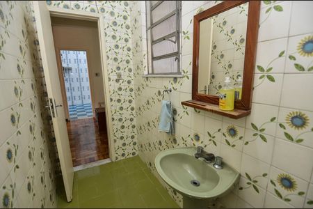 Casa à venda com 300m², 4 quartos e 2 vagas Casa à venda com 300m², 4 quartos e 2 vagasLavabo