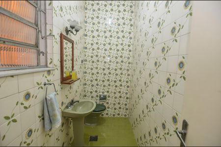 Casa à venda com 300m², 4 quartos e 2 vagas Casa à venda com 300m², 4 quartos e 2 vagasLavabo
