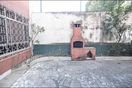 Casa à venda com 300m², 4 quartos e 2 vagas Casa à venda com 300m², 4 quartos e 2 vagasÁrea externa