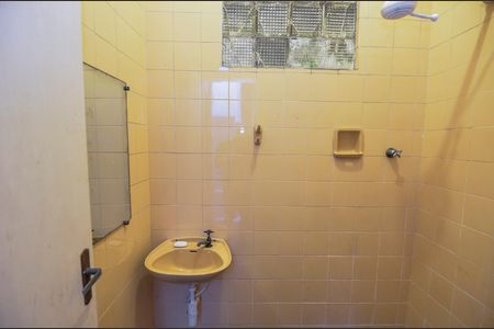 Casa à venda com 300m², 4 quartos e 2 vagas Casa à venda com 300m², 4 quartos e 2 vagasBanheiro de Serviço