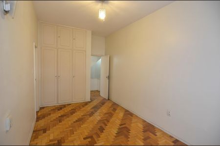 Casa à venda com 300m², 4 quartos e 2 vagas Casa à venda com 300m², 4 quartos e 2 vagasQuarto 2