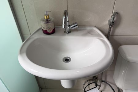 Banheiro de apartamento para alugar com 1 quarto, 49m² em Gonzaga, Santos