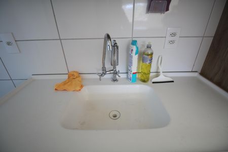 Cozinha de apartamento para alugar com 2 quartos, 42m² em Vila Plana, São Paulo