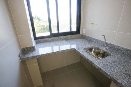 Área de Serviço de apartamento para alugar com 2 quartos, 61m² em Taquara, Rio de Janeiro