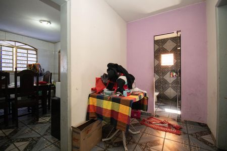 Casa à venda com 249m², 4 quartos e 5 vagas Casa à venda com 249m², 4 quartos e 5 vagasCorredor