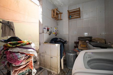 Casa à venda com 249m², 4 quartos e 5 vagas Casa à venda com 249m², 4 quartos e 5 vagasCozinha e Área de Serviço