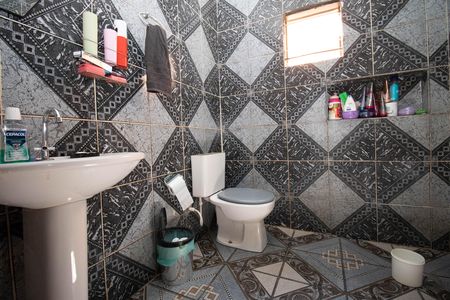 Casa à venda com 249m², 4 quartos e 5 vagas Casa à venda com 249m², 4 quartos e 5 vagasBanheiro Social