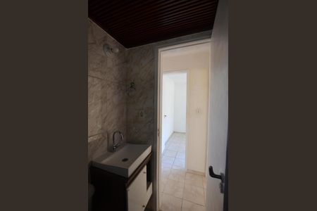Banheiro de apartamento à venda com 2 quartos, 47m² em Jardim Sulacap, Rio de Janeiro