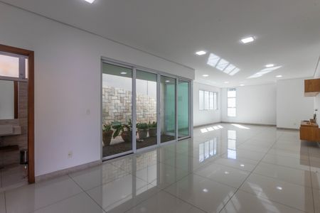 Casa à venda com 291m², 4 quartos e 3 vagas
