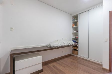 Casa à venda com 291m², 4 quartos e 3 vagas