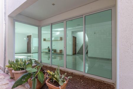 Casa à venda com 291m², 4 quartos e 3 vagas