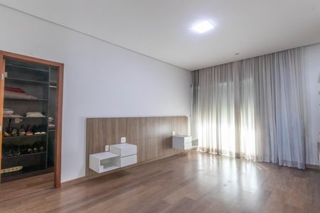 Casa à venda com 291m², 4 quartos e 3 vagas