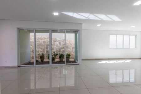 Casa à venda com 291m², 4 quartos e 3 vagas