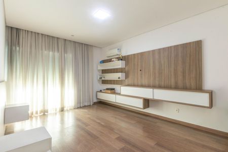 Casa à venda com 291m², 4 quartos e 3 vagas