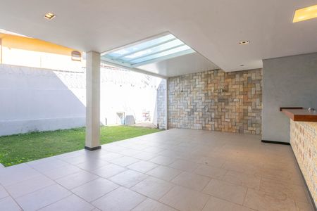 Casa à venda com 291m², 4 quartos e 3 vagas