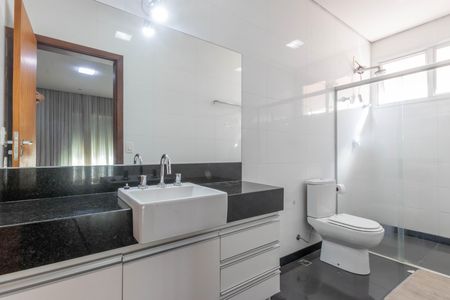 Casa à venda com 291m², 4 quartos e 3 vagas