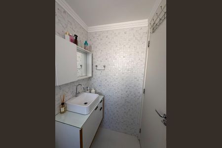 Banheiro de apartamento à venda com 2 quartos, 47m² em Padroeira, Osasco