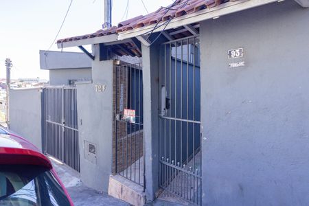 Fachada de casa para alugar com 1 quarto, 50m² em Vila Mangalot, São Paulo