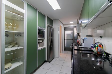 Apartamento à venda com 110m², 3 quartos e 2 vagas Apartamento à venda com 110m², 3 quartos e 2 vagasCozinha