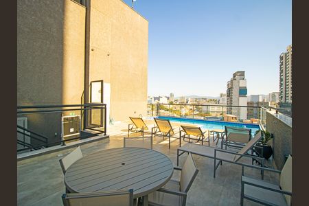Apartamento para alugar com 35m², 1 quarto e sem vaga Apartamento para alugar com 35m², 1 quarto e sem vagaÁrea comum - Piscina