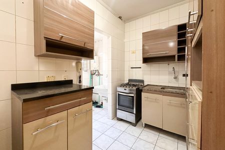 Cozinha de apartamento à venda com 2 quartos, 56m² em Bairro dos Casa, São Bernardo do Campo