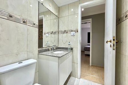 Apartamento para alugar com 102m², 3 quartos e 2 vagas Apartamento para alugar com 102m², 3 quartos e 2 vagasBanheiro Corredor