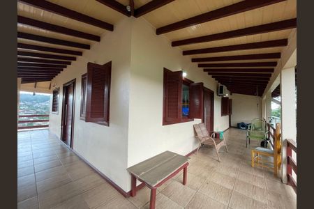 Casa à venda com 150m², 6 quartos e 2 vagas