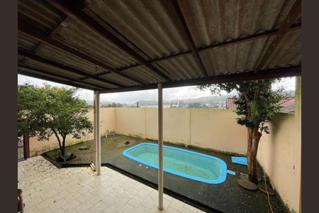 Casa à venda com 150m², 6 quartos e 2 vagas