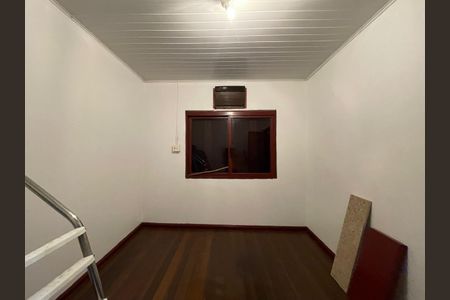 Casa à venda com 150m², 6 quartos e 2 vagas