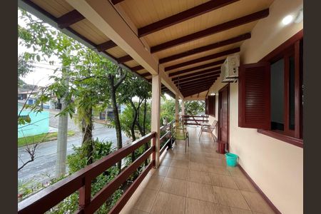 Casa à venda com 150m², 6 quartos e 2 vagas
