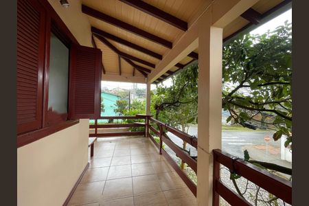 Casa à venda com 150m², 6 quartos e 2 vagas
