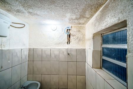 Banheiro de kitnet/studio para alugar com 1 quarto, 35m² em Jardim Paulo Vi, São Paulo